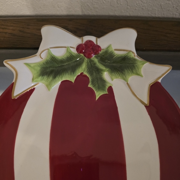 New Christmas Cookie Plate by St. Nicholas Square - Picture 2 of 7